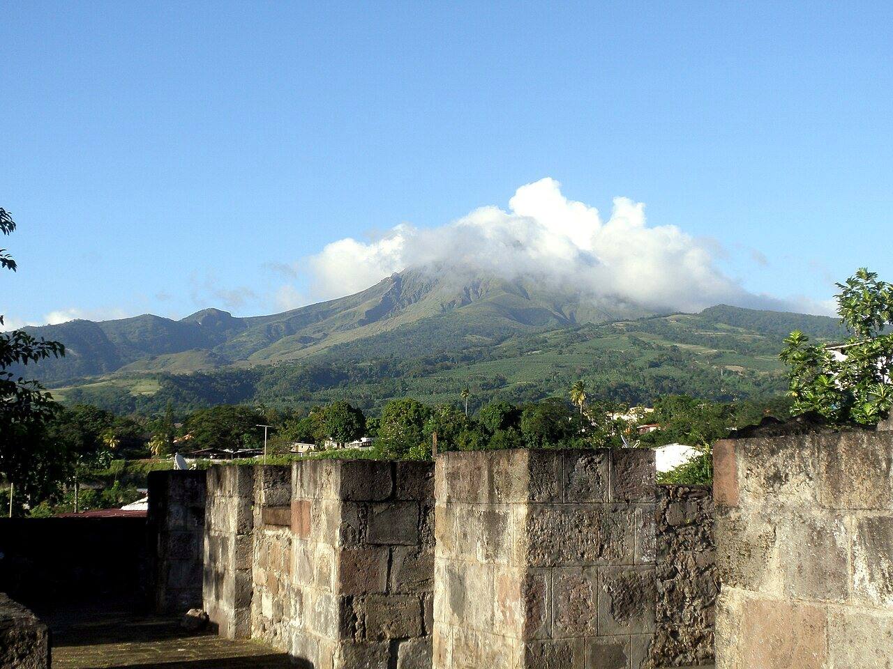 Les vestiges du théâtre de Saint-Pierre (Martinique)